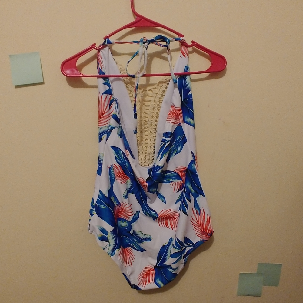 Swimsuit - Picture 2 of 3